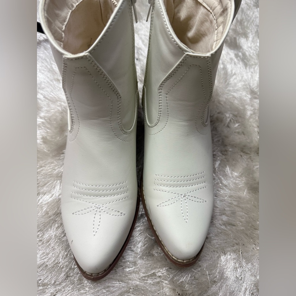 Charlotte Russe White Ankle Boots with Sleek Western Design